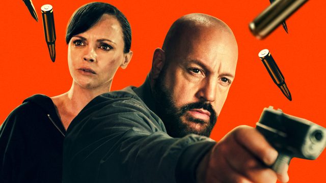 Трейлер «Стволи догори»: комедійна історія найманця з серцем батька