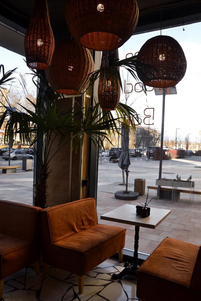 Кафе-бар EscoCafe в Файна Таун