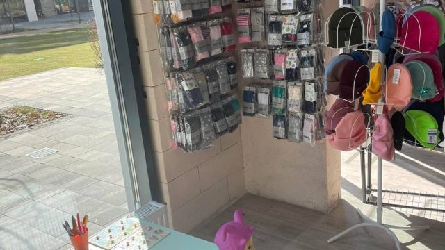 Магазин одягу TwinSocks в Файна Таун